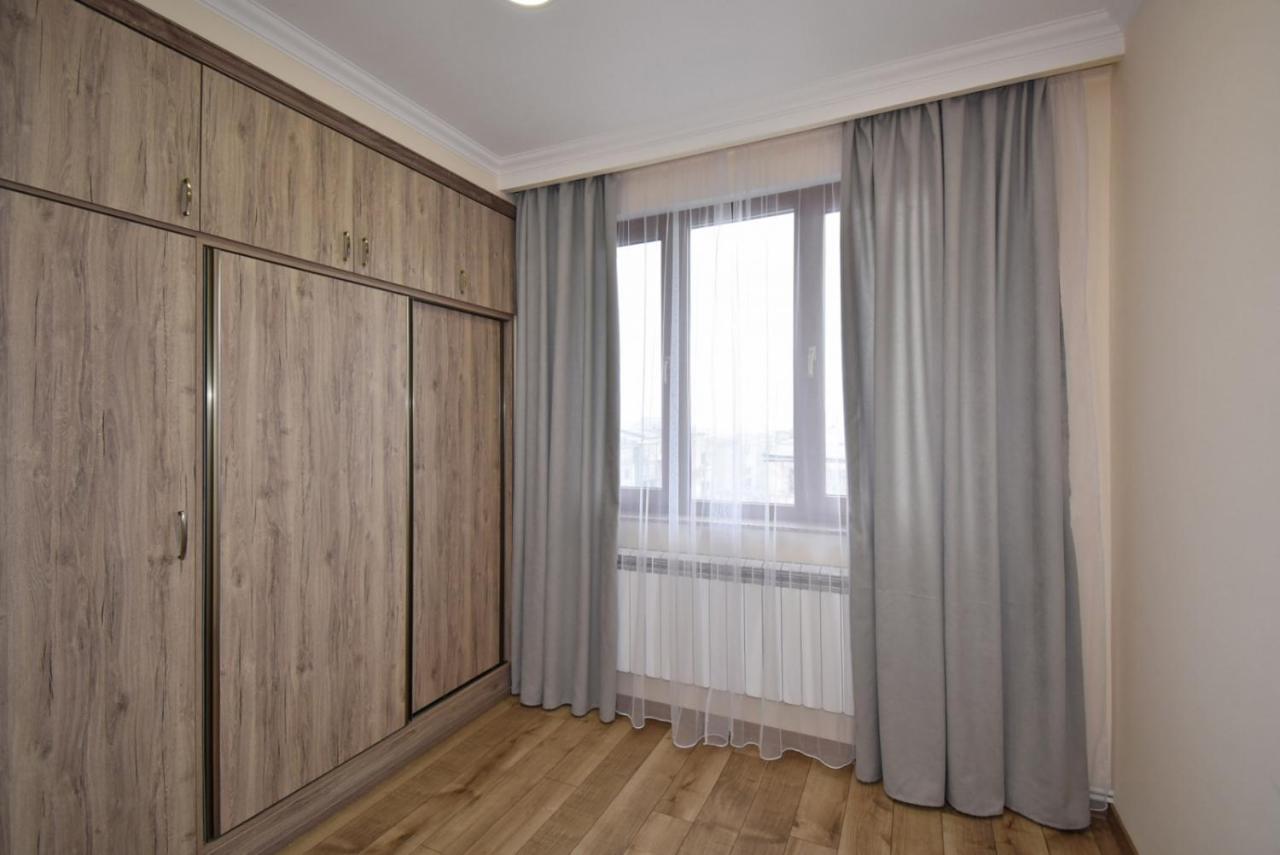 2 Bedroom Apartment, Quiet And Spacious เยเรวาน ภายนอก รูปภาพ